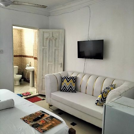 Luxurious Studio Apartments Mombasa Esterno foto